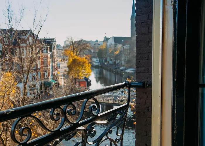 Ambassade Hotel